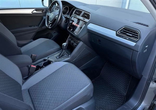 Volkswagen Tiguan cena 119000 przebieg: 32308, rok produkcji 2020 z Myszyniec małe 781